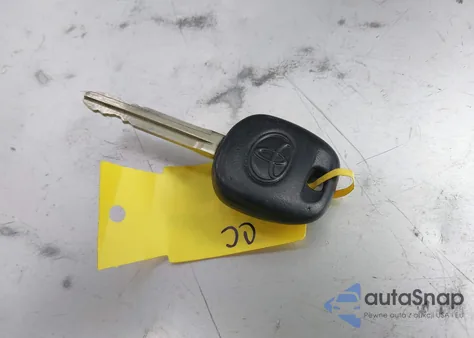 2015 Toyota Corolla L из США, поврежденный, VIN 5YFBURHE3FP243897